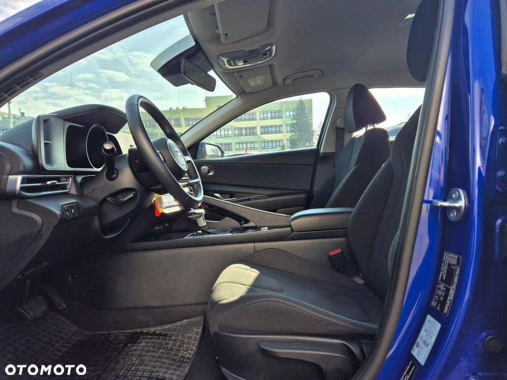 Hyundai Elantra - 14