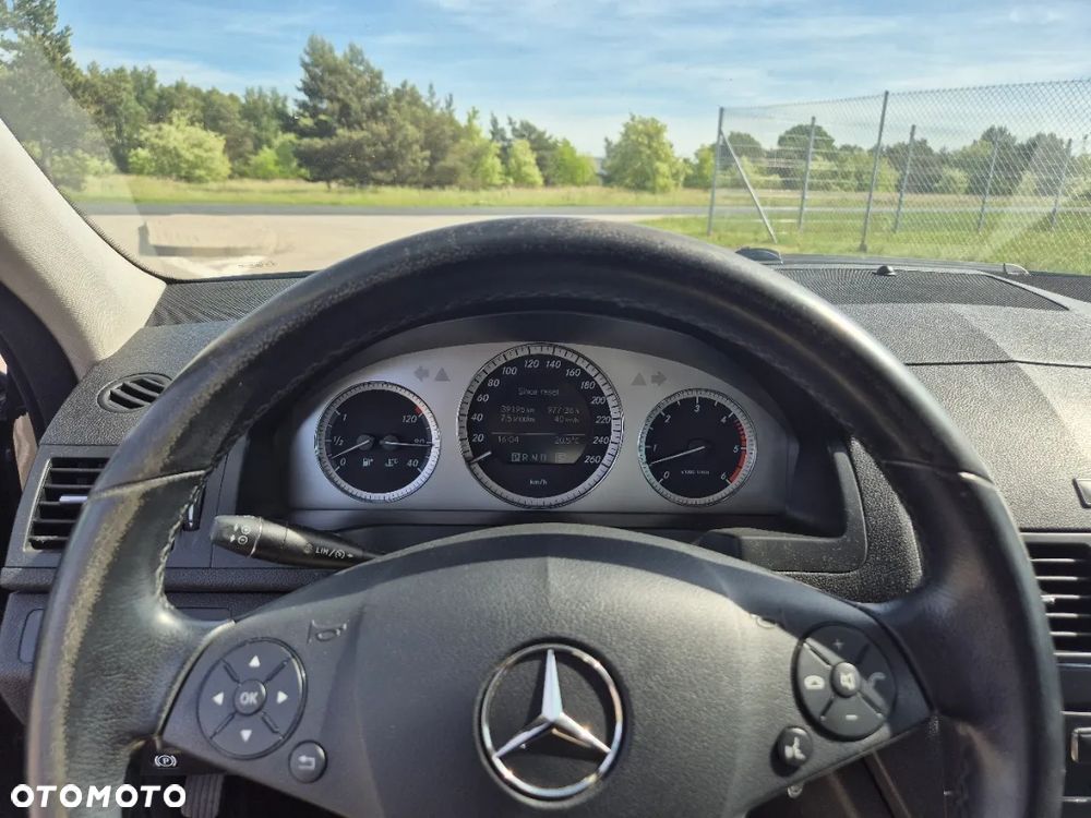 Mercedes-Benz Klasa C 320 CDI DPF 4Matic 7G-TRONIC Avantgarde - 9