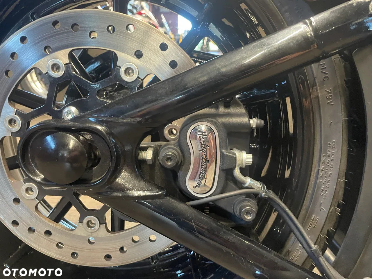 Harley-Davidson FXSB Breakout - 7