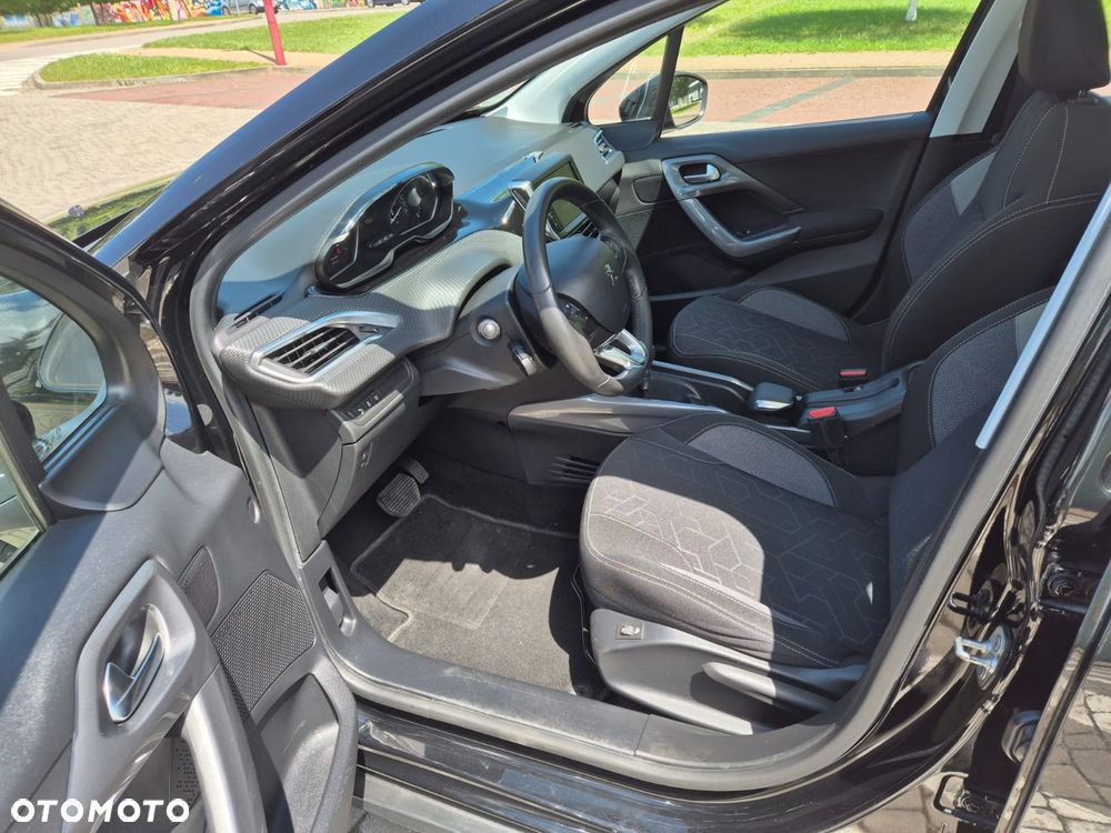 Peugeot 2008 1.2 Pure Tech GPF Allure S&S EAT6 - 14