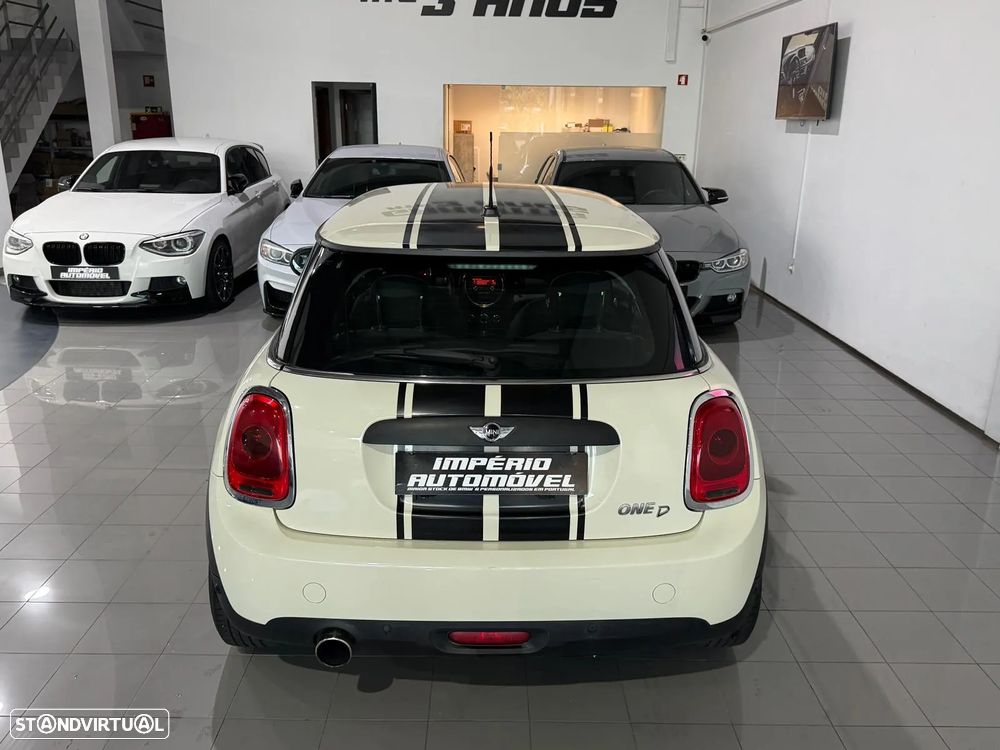 MINI 3 Portas One D - 7