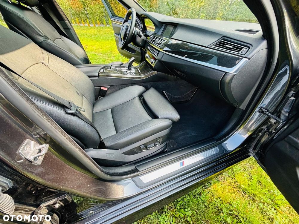 BMW Seria 5 535i Sport-Aut Luxury Line - 15