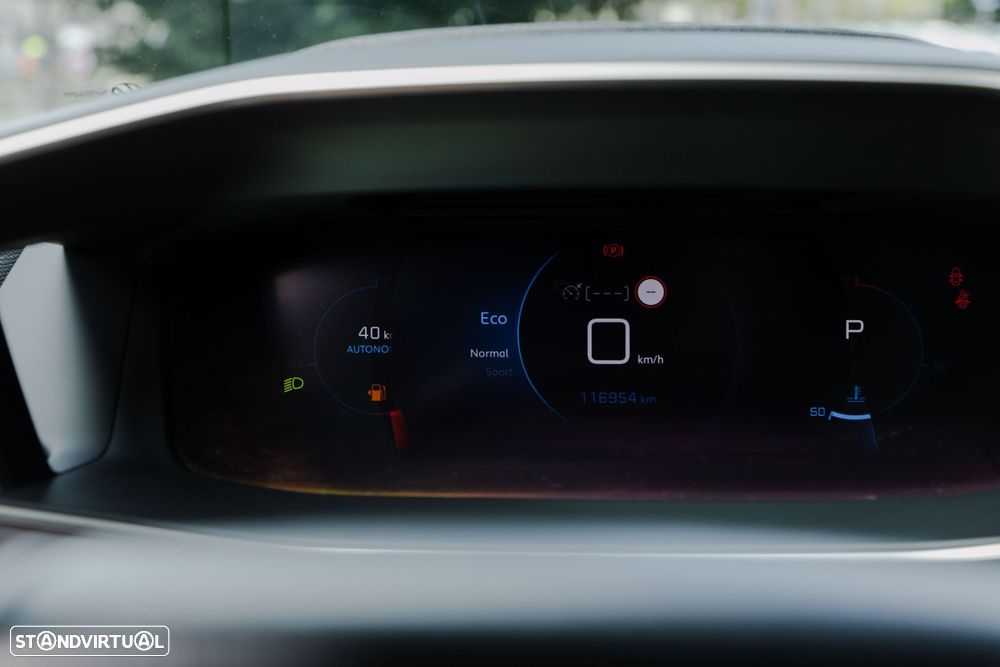 Peugeot 2008 1.2 PureTech Allure Pack EAT8 - 27