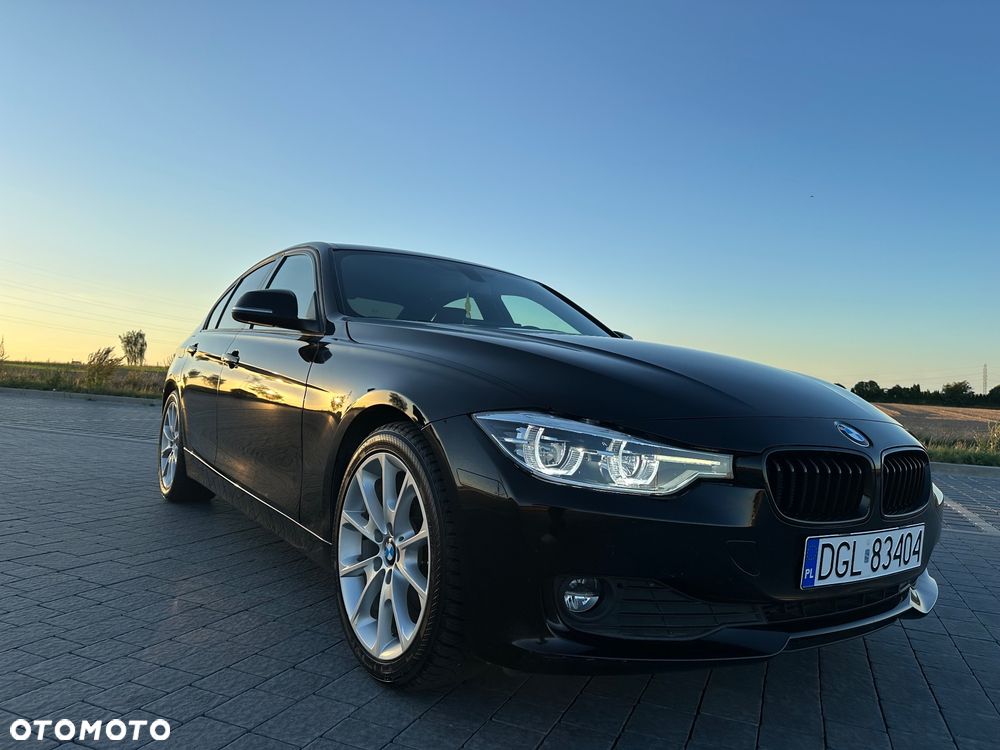 BMW Seria 3 320i - 13