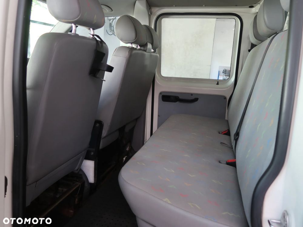 Volkswagen TRANSPORTER T5 2.5 TDI - 22
