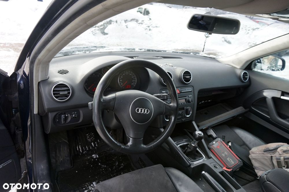 AUDI A3 8P 3D HB 2005 LZ5J 2.0 TFSI BLR 150KM GQP GRANATOWY na części - 9