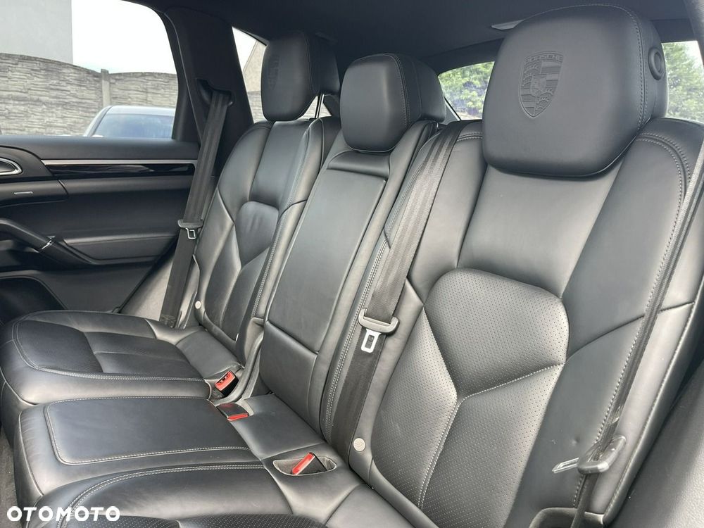 Porsche Cayenne S Diesel Platinum Edition - 14