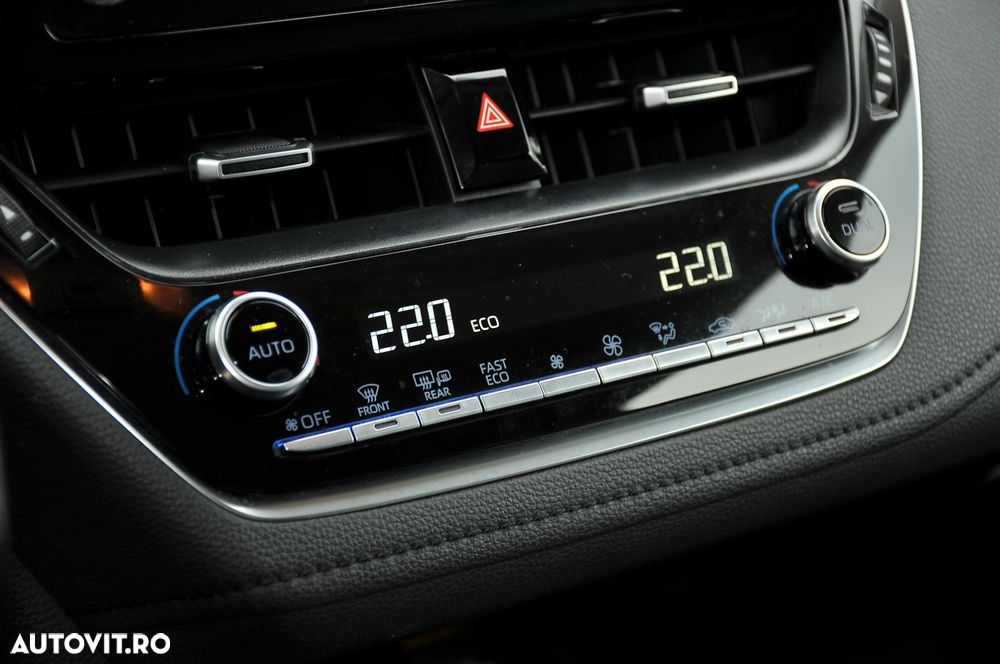 Toyota Corolla 1.8 HSD Business - 13