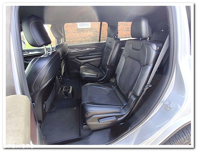 Jeep Grand Cherokee - 26