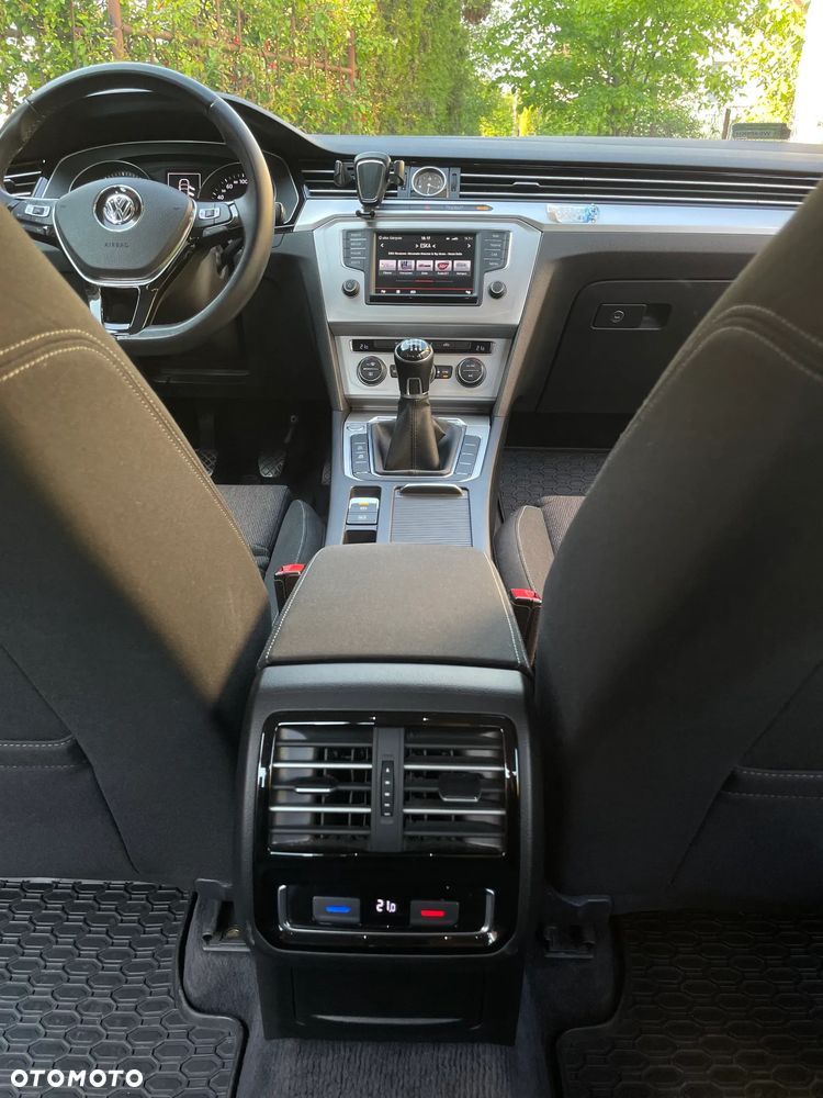 Volkswagen Passat 1.8 TSI BMT Comfortline - 13