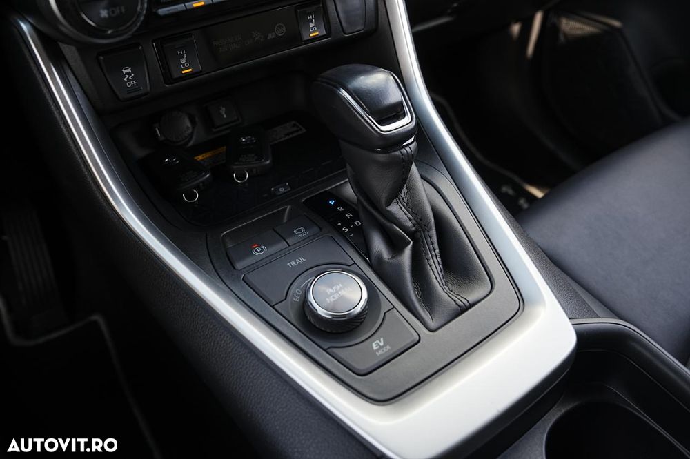 Toyota RAV4 2.5 4x4 Black Edition - 15