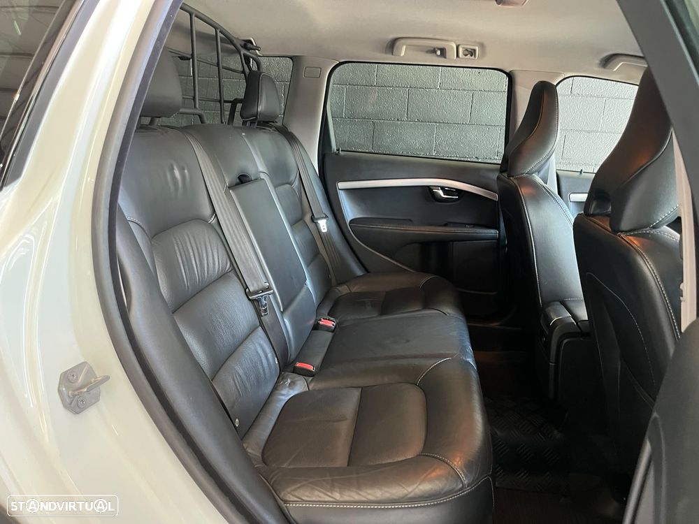 Volvo XC 70 2.0 D4 Momentum Geartronic - 12