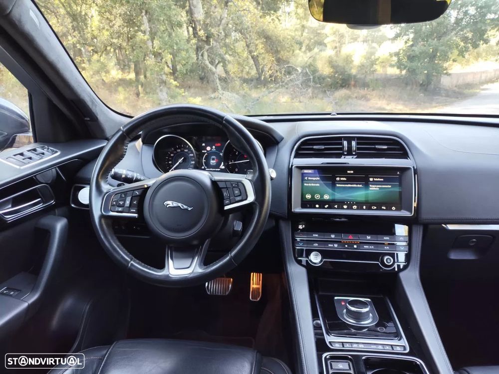 Jaguar F-Pace 2.0 i4D Prestige AWD Aut. - 18