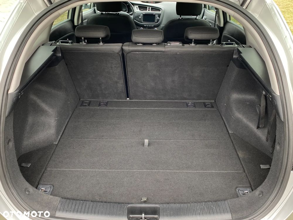 Kia Ceed 1.4 CVVT Dream Team Edition - 19