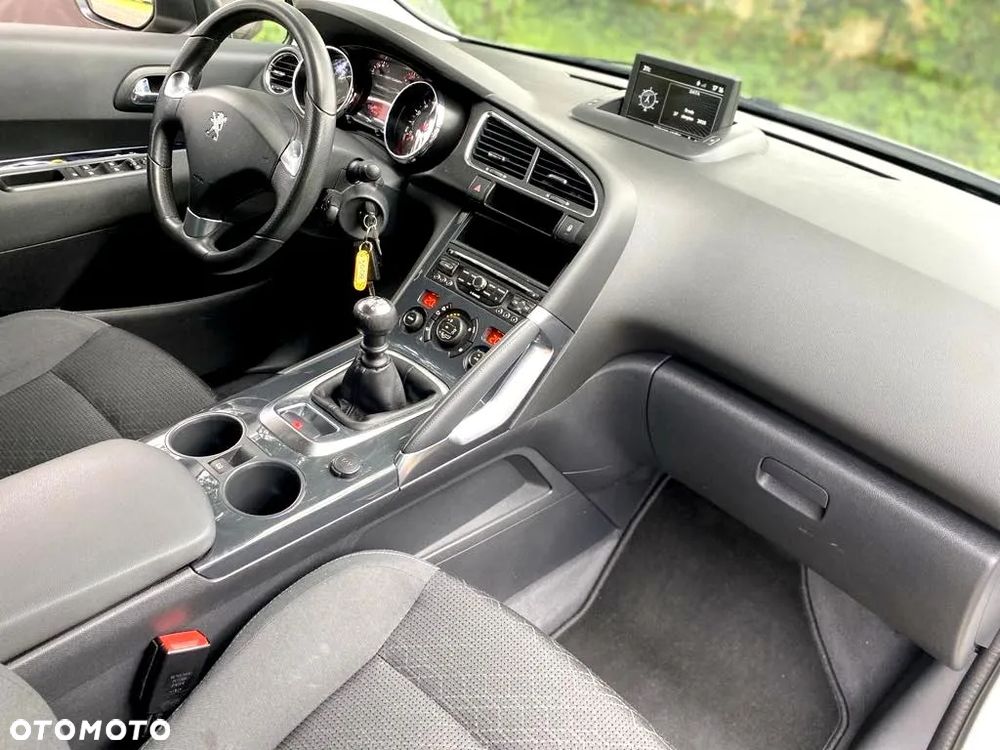 Peugeot 3008 1.6 BlueHDi Style S&S - 18