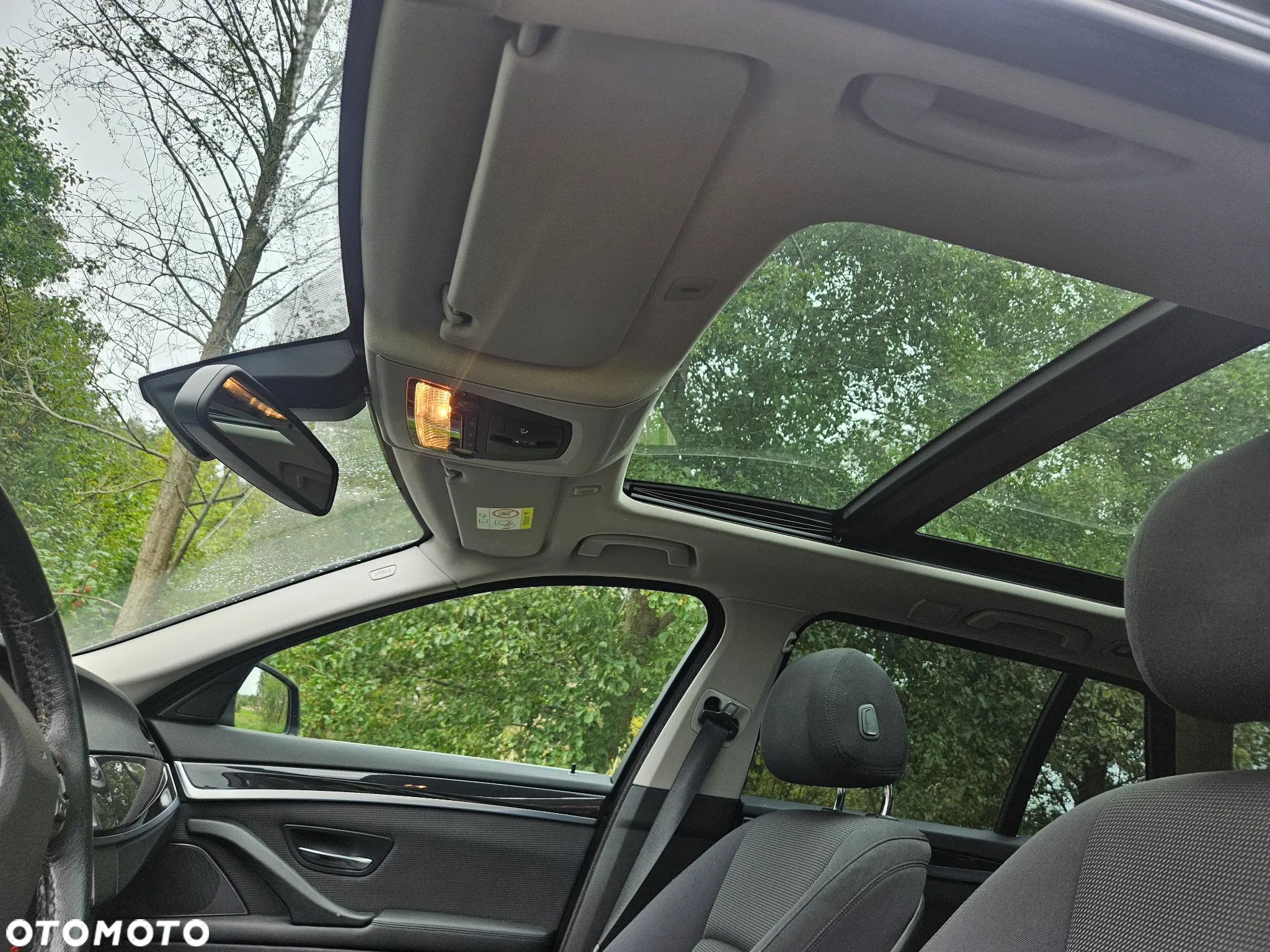 BMW Seria 5 520d xDrive Touring - 25