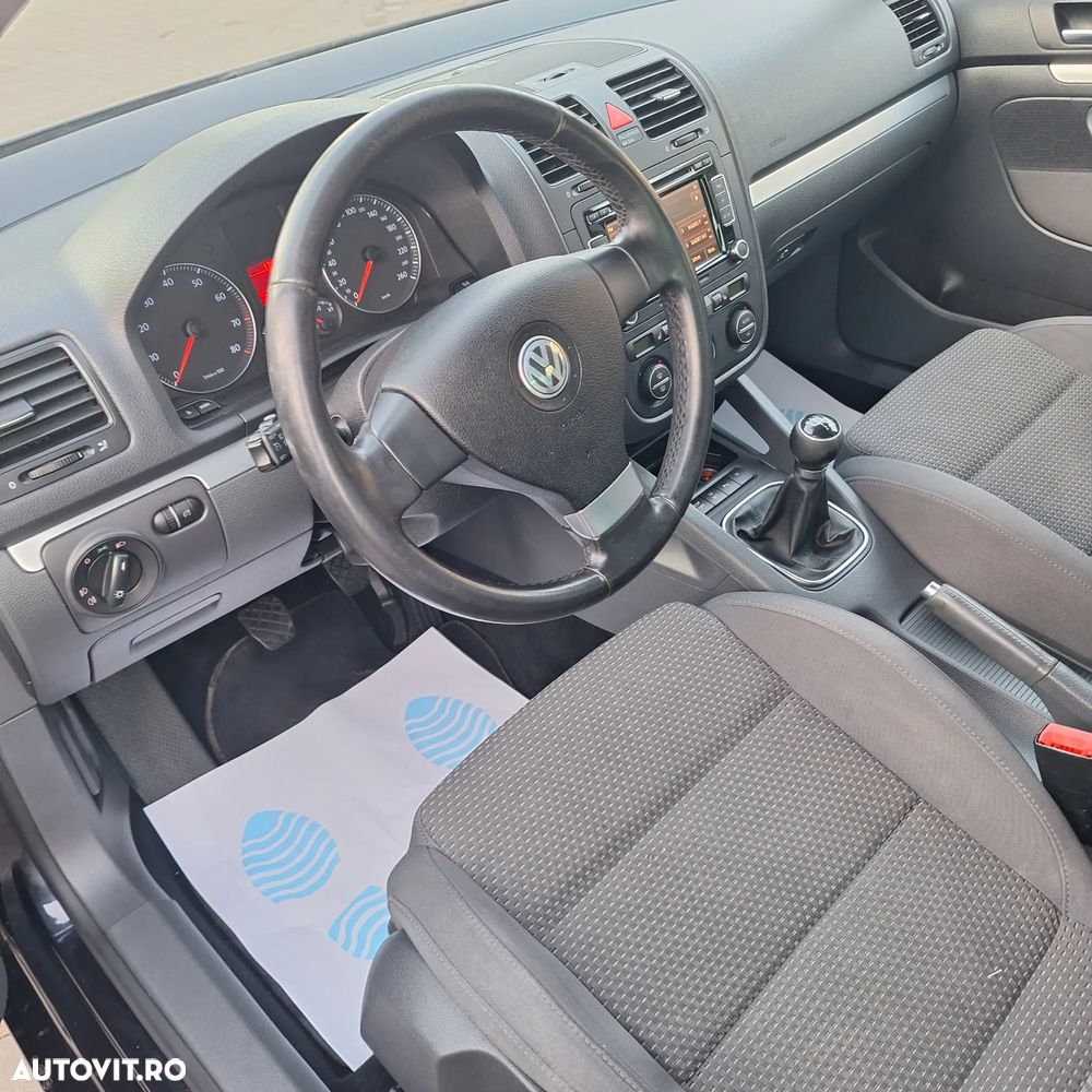 Volkswagen Jetta - 13