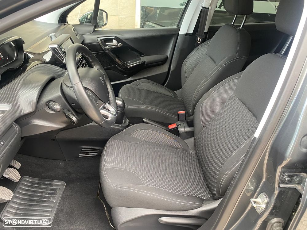 Peugeot 208 PureTech 110 Stop & Start Allure - 36