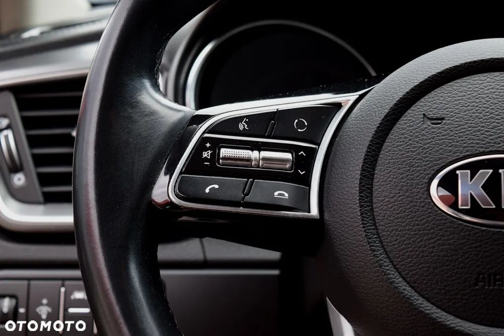 Kia Ceed 1.6 CRDi SCR M - 19