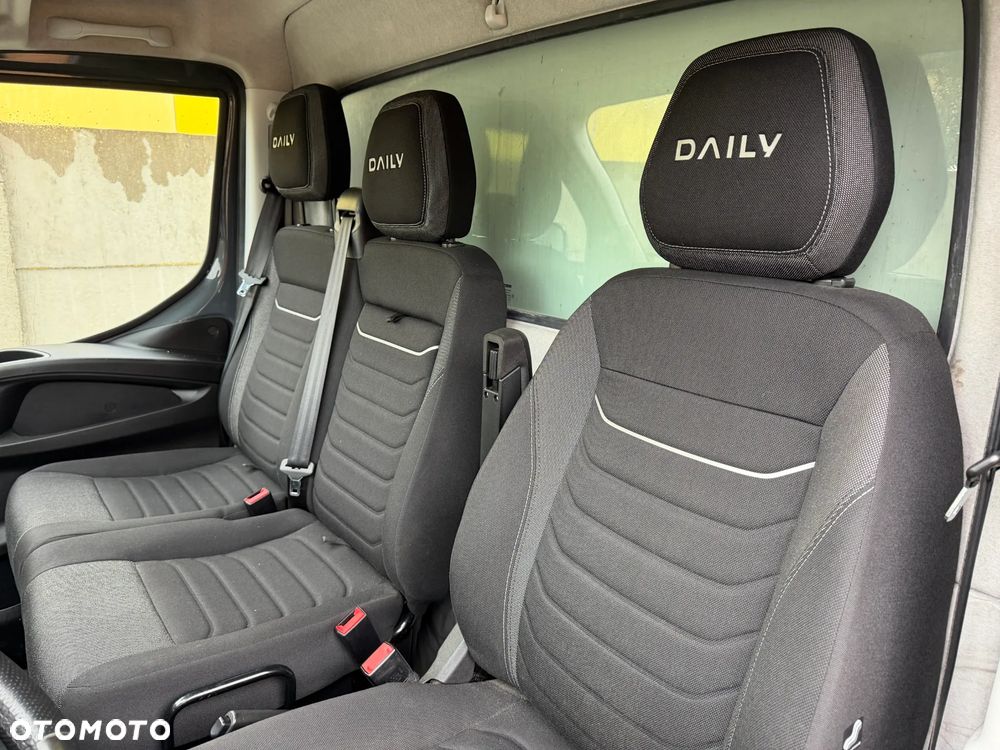Iveco 50C18 KONTENER 5.0 M + WINDA DHOLLANDIA 1000 KG / BLIŹNIAK PODWÓJNE KOŁA / 3 MIEJSCA / PRAWO JAZDY KATEGORIA "B" / 35C18 / POLSKI SALON !! - 19