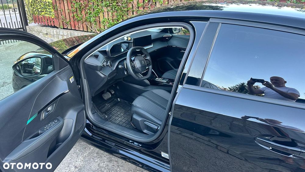 Peugeot 208 1.2 PureTech Active S&S EAT8 - 6