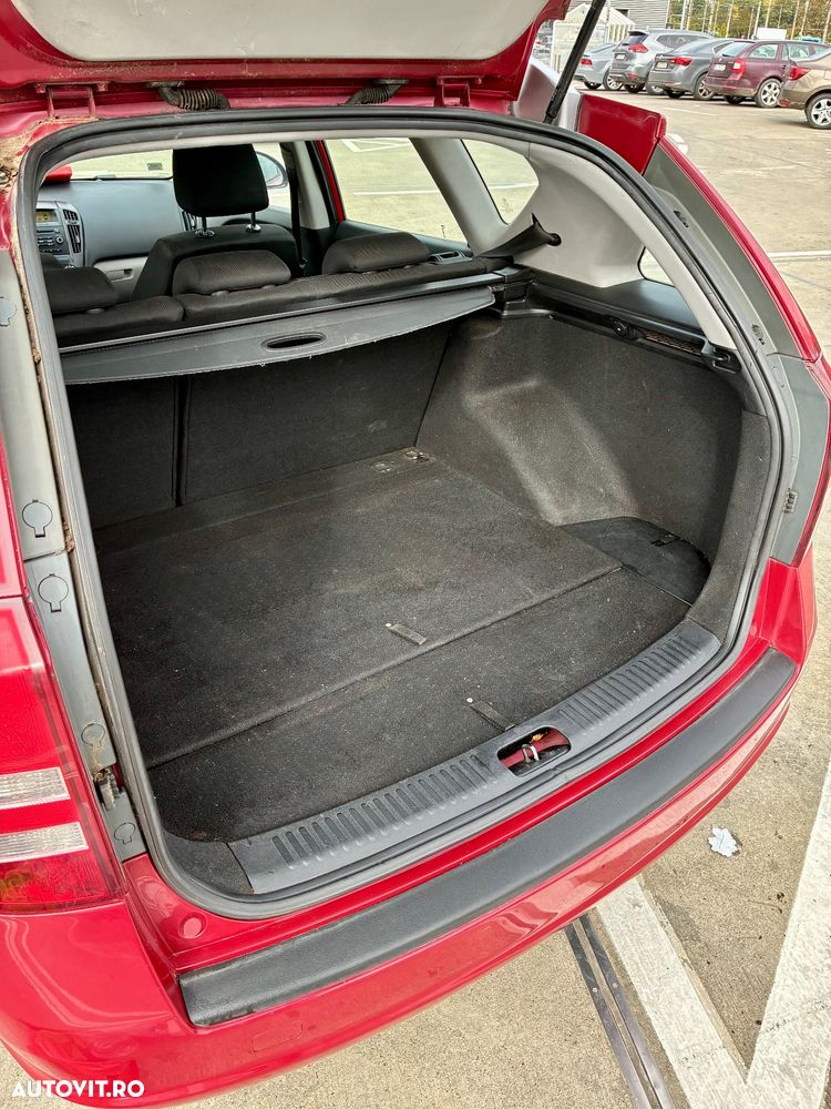 Kia Ceed 1.6 CRDi SW EX - 14