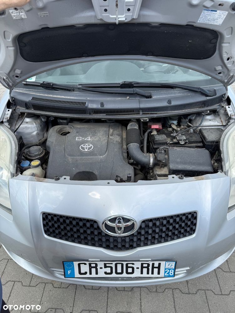 Toyota Yaris - 10
