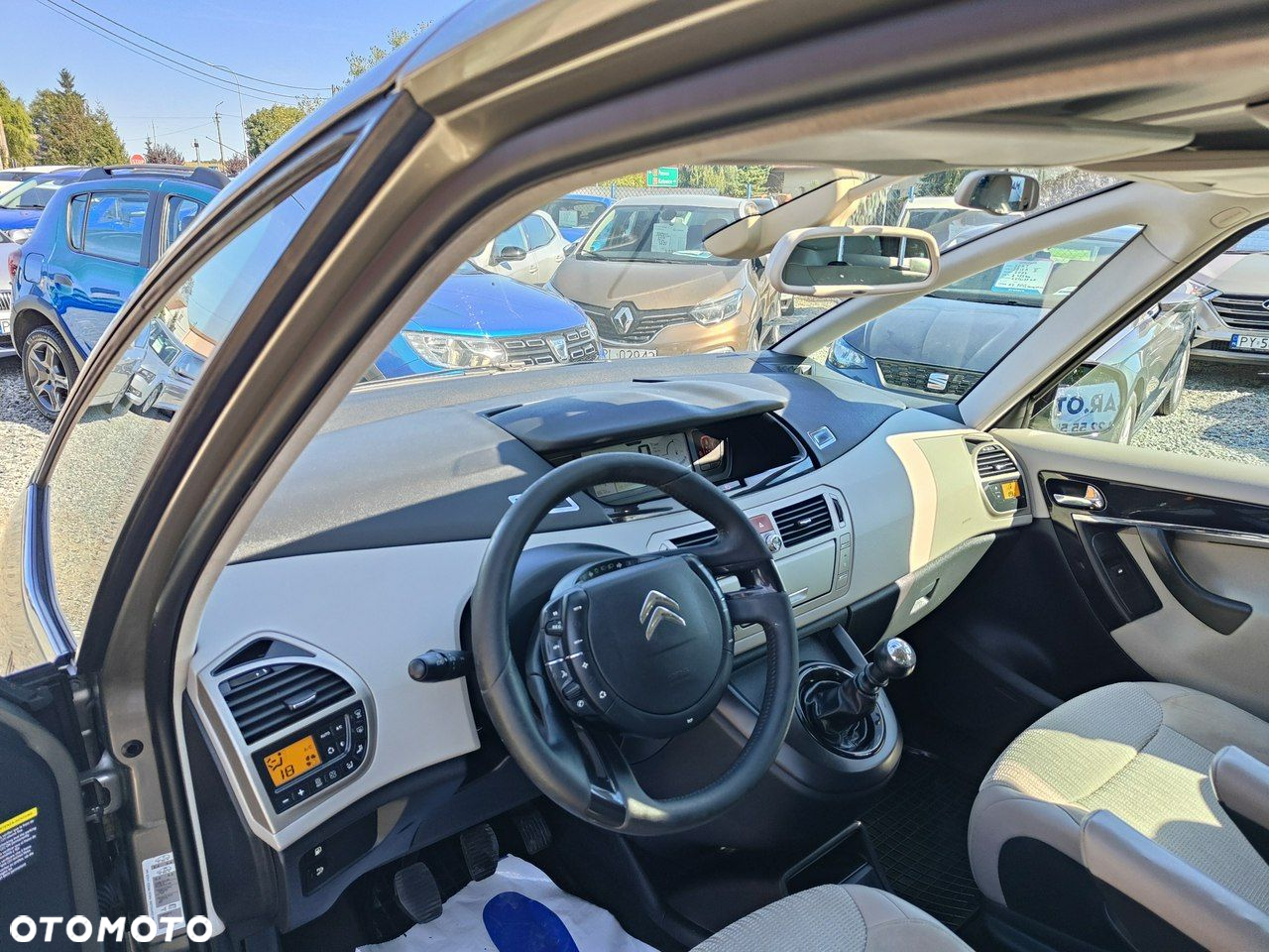 Citroën C4 Picasso 1.6 HDi FAP Exclusive - 8
