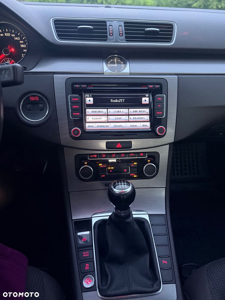 Volkswagen Passat 1.8 TSI Comfortline - 4