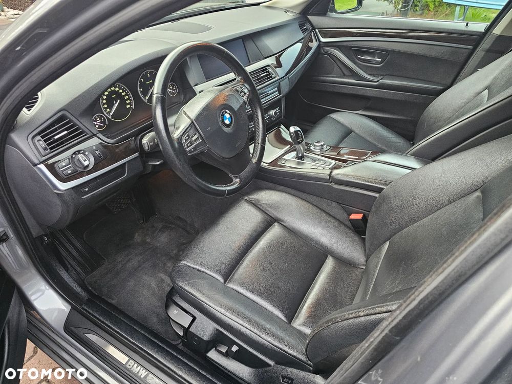 BMW Seria 5 530d xDrive Sport-Aut Modern Line - 13