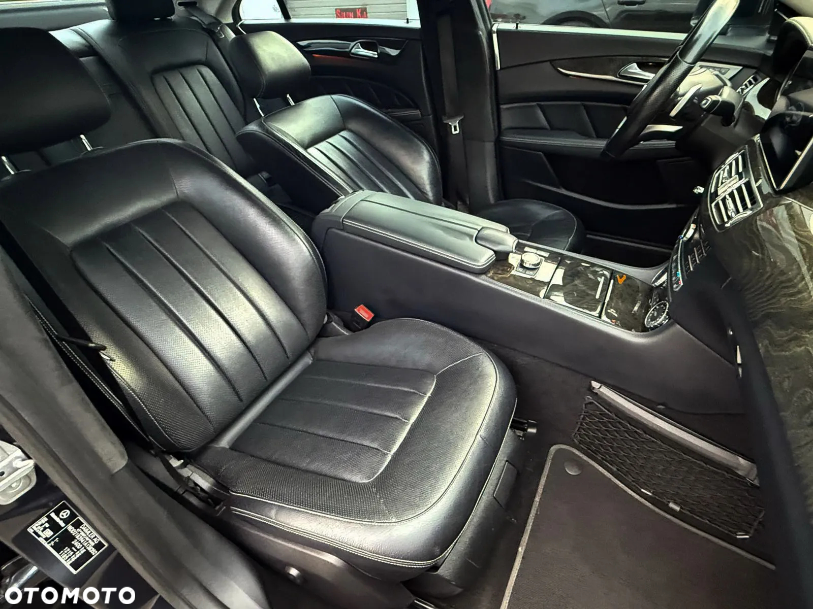 Mercedes-Benz CLS - 6