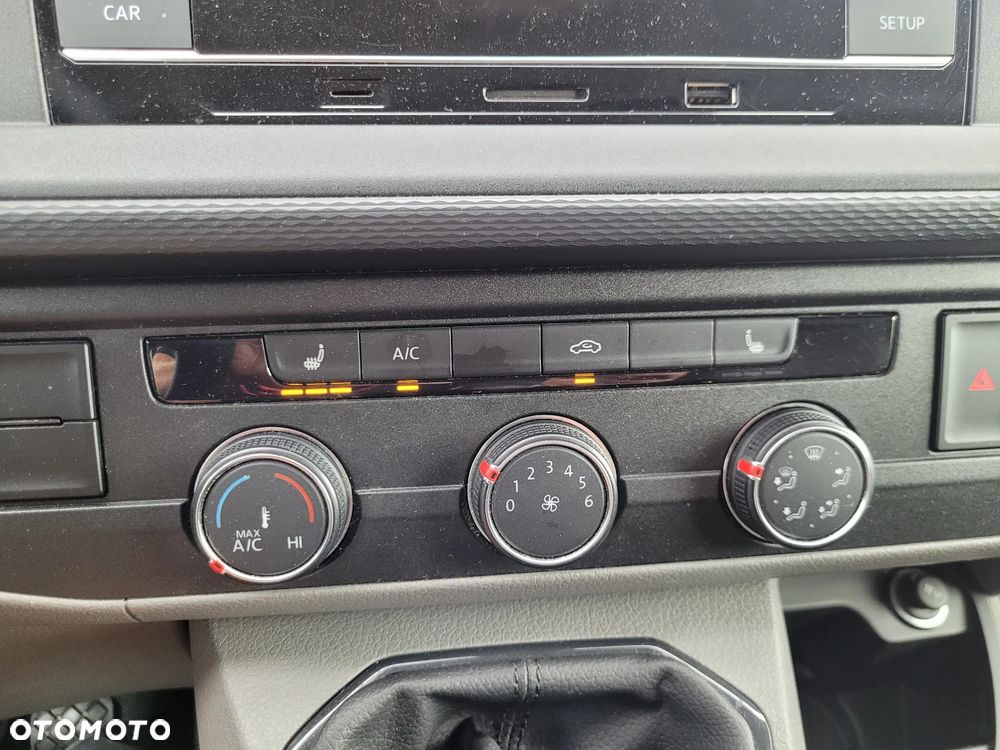 Volkswagen Transporter T6.1 - 12