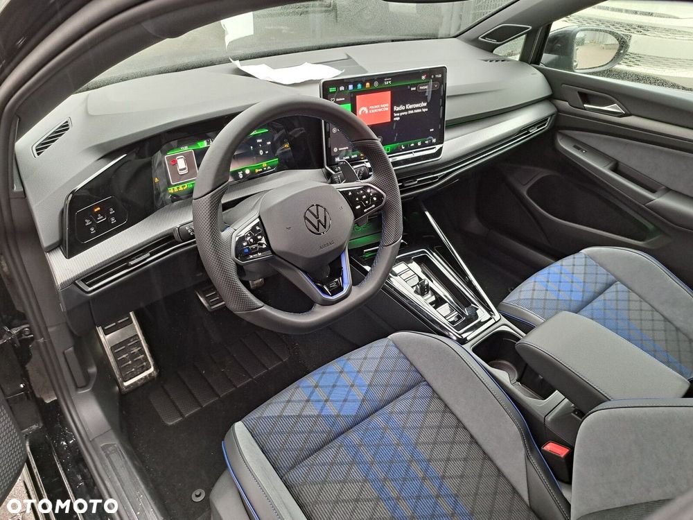 Volkswagen Golf - 8
