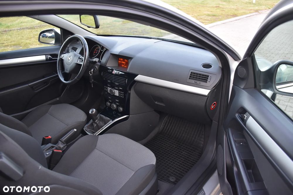 Opel Astra GTC 1.6 Edition 111 Jahre - 19