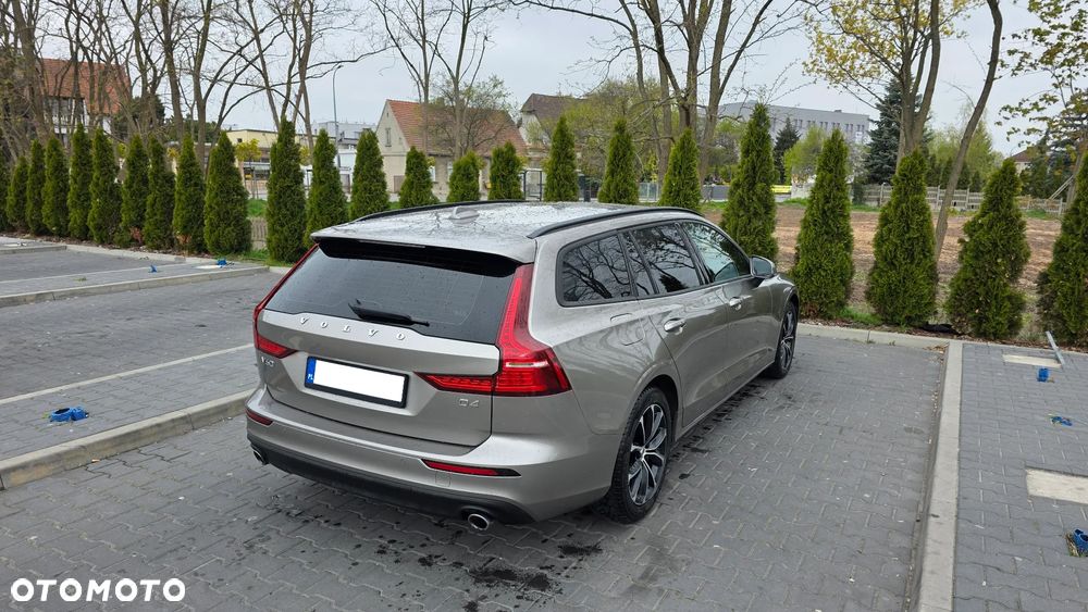 Volvo V60 D4 SCR Momentum - 11