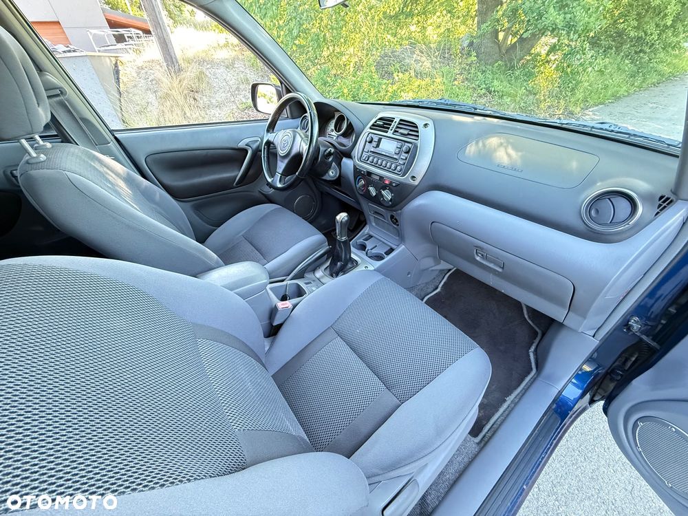 Toyota RAV4 2.0 VVT-i 4x4 - 6