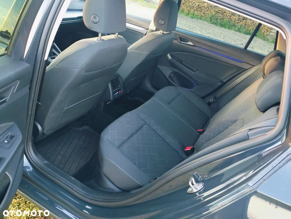 Volkswagen Golf VIII 2.0 TDI - 11