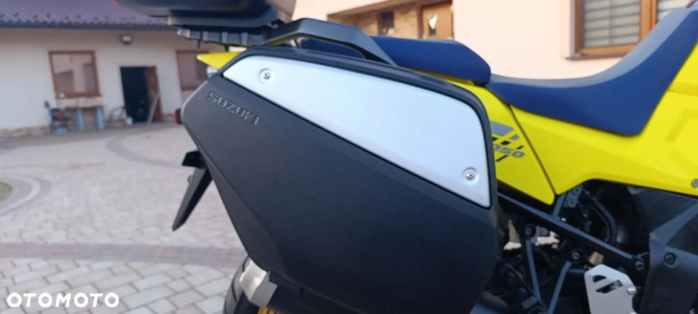 Suzuki V-STROM - 26