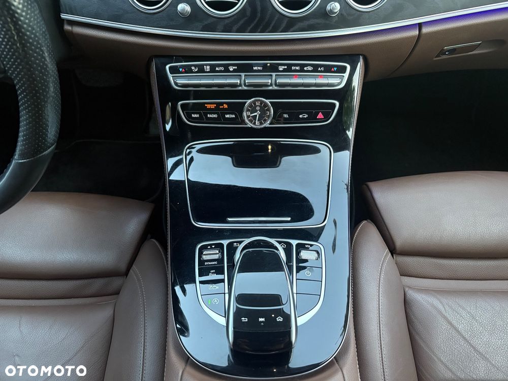 Mercedes-Benz Klasa E 220 d 9G-TRONIC - 10