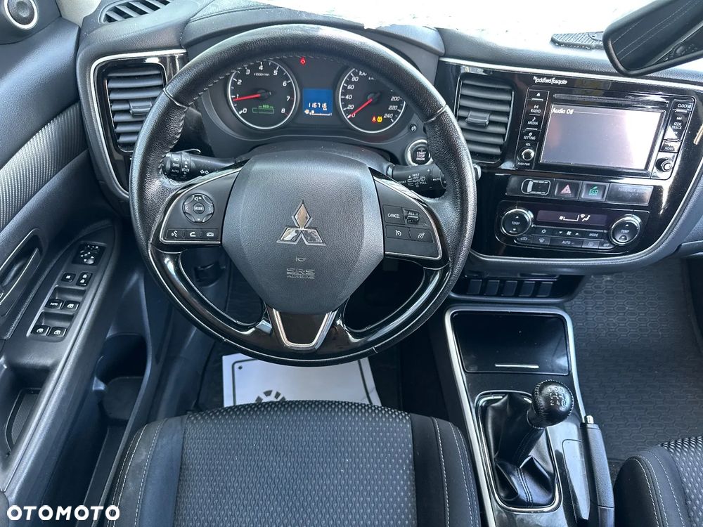 Mitsubishi Outlander 2.0 City Style 2WD - 25