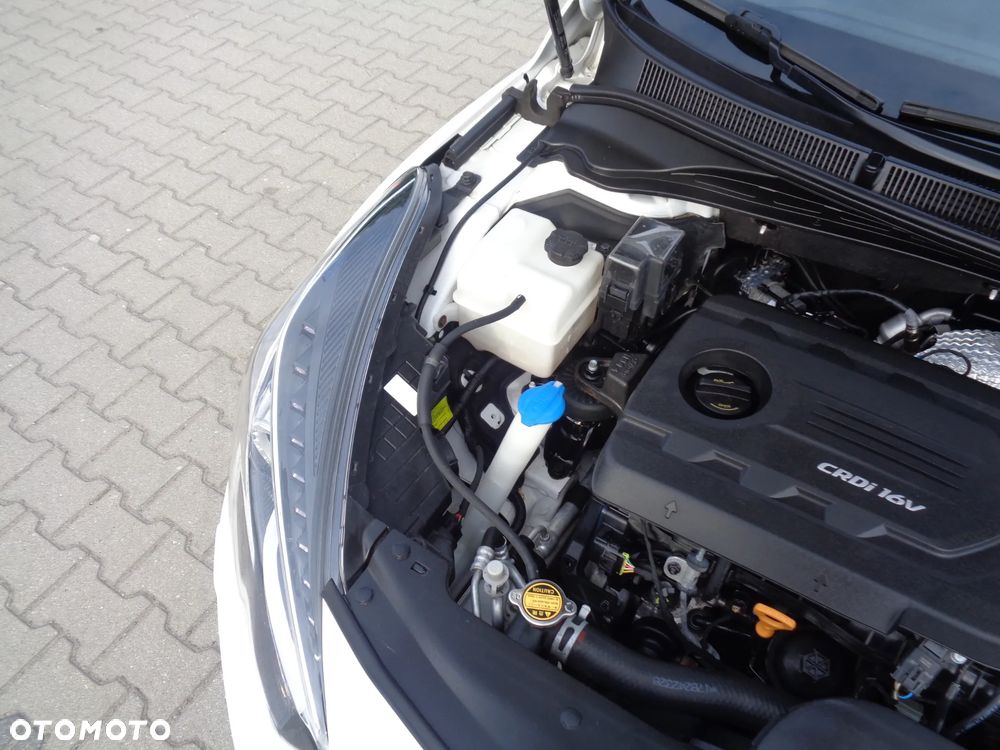 Hyundai i40 Kombi 1.7 CRDi DCT Premium - 32