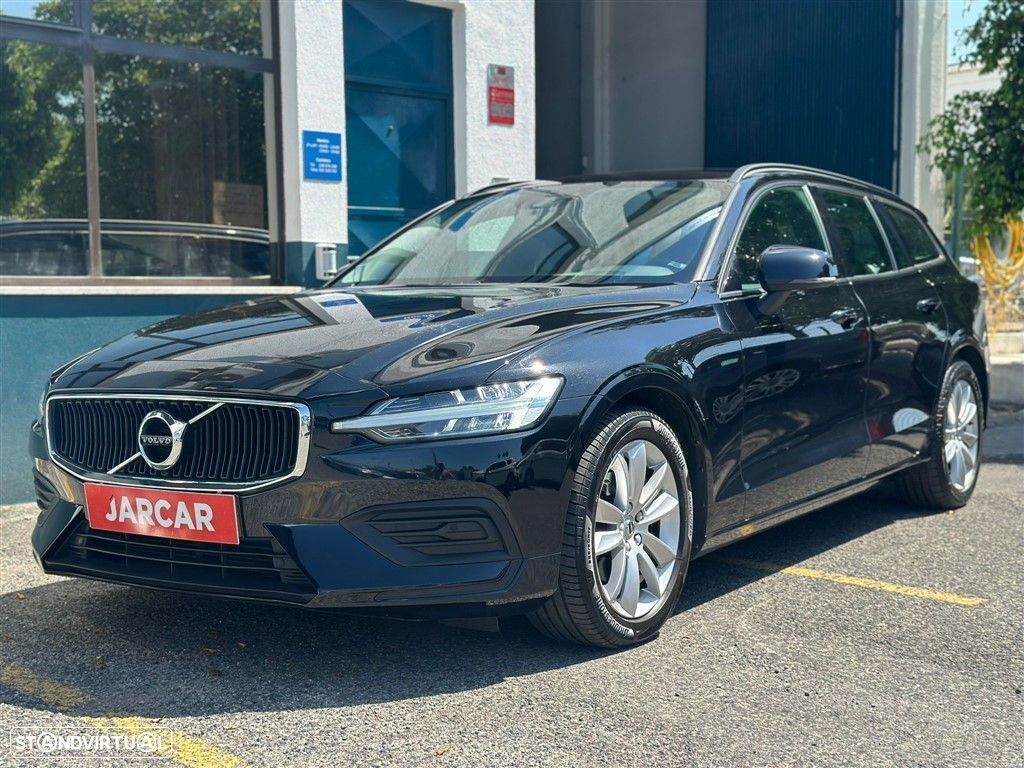 Volvo V60 2.0 D3 Momentum Geartronic - 1
