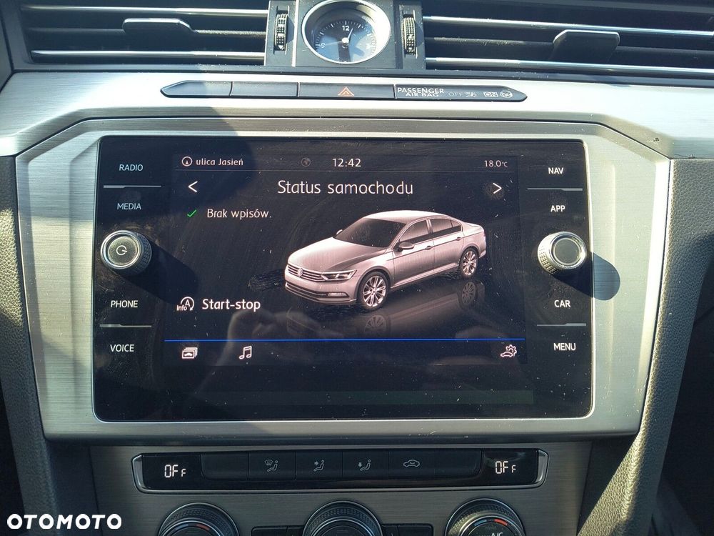 Volkswagen Passat - 28