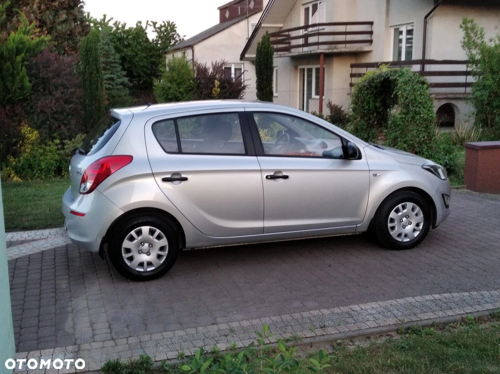 Hyundai i20 1.4 Comfort EU5 - 6