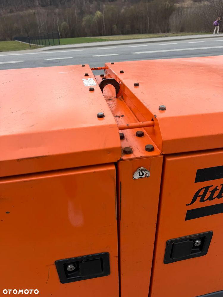 Atlas Copco QAS 20 Agregat Prądotwórczy Wyciszony GENERATOR 20 KW 2016r. JAK NOWY z Norwegii. Silnik KUBOTA 4 cylindry. Prądnica Leroy-Somer PARTNER. Maszyna działa wzorowo! Nie posiada ani deka zniszczeń! Pochodzi z Upadłośći Norweskiej. Okazja pełny ORYGINAŁ. Maszyna po serwisach w autoryzowanym oddziale. Agregat Gotowy do pracy!! - 17