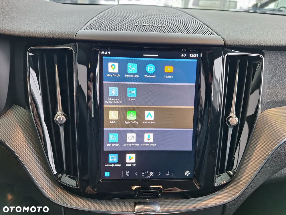 Volvo XC 60 T6 Plug-In Hybrid AWD Plus Dark - 28