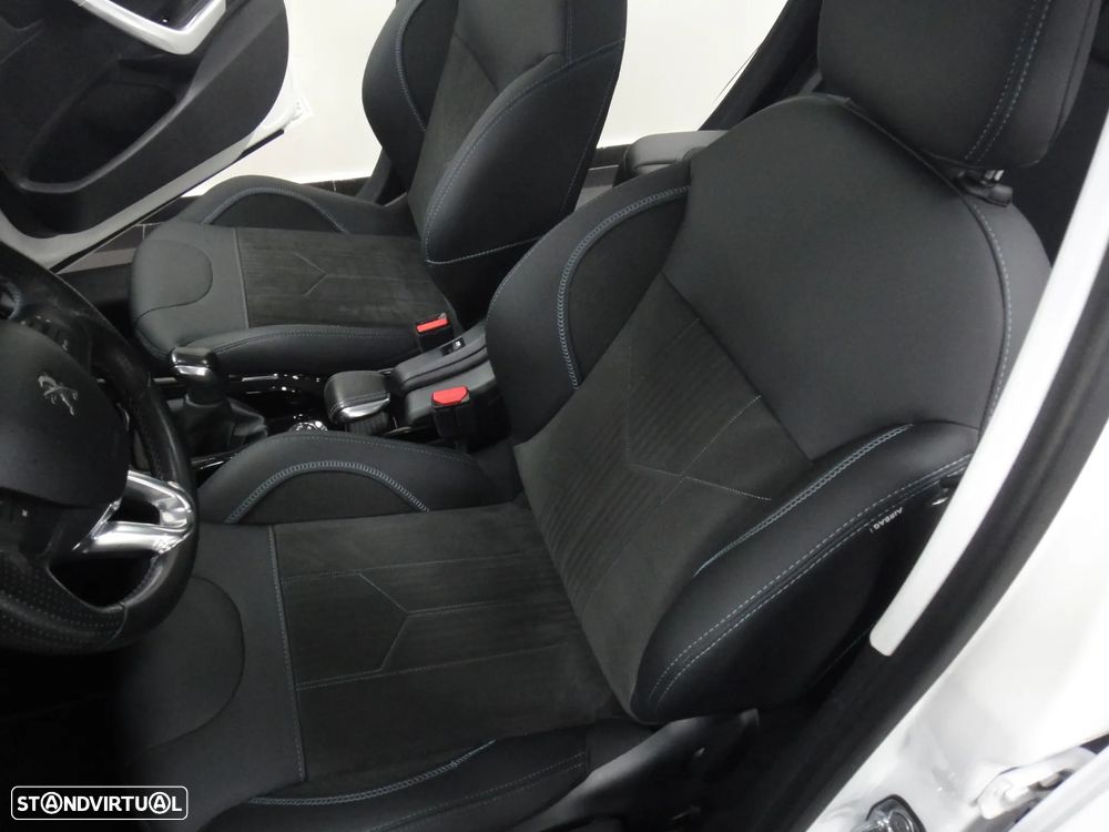 Peugeot 2008 PureTech 110 GPF Stop&Start EAT6 Crossway - 19