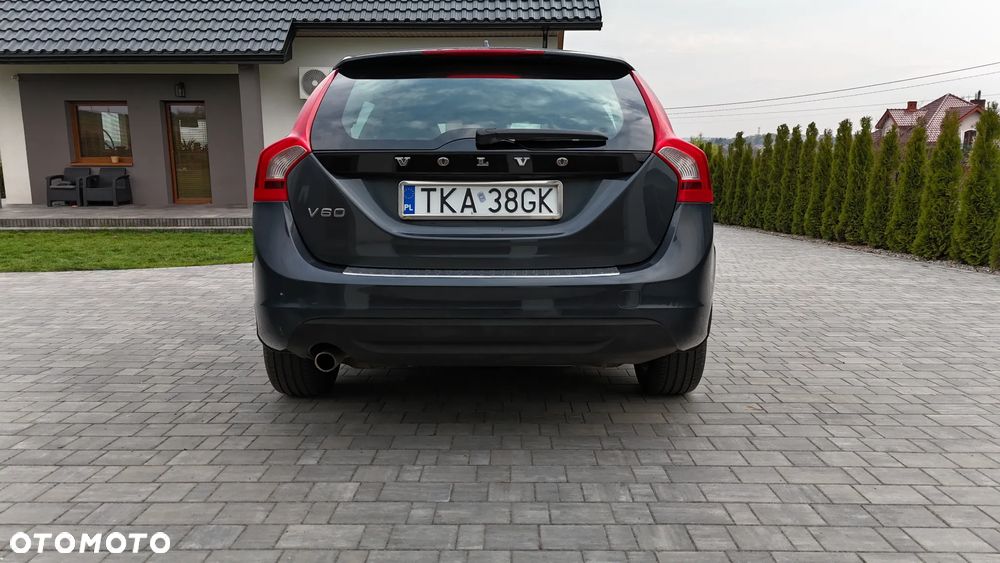 Volvo V60 D3 Momentum - 11
