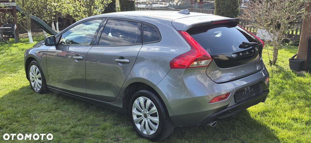 Volvo V40 T3 Momentum - 7