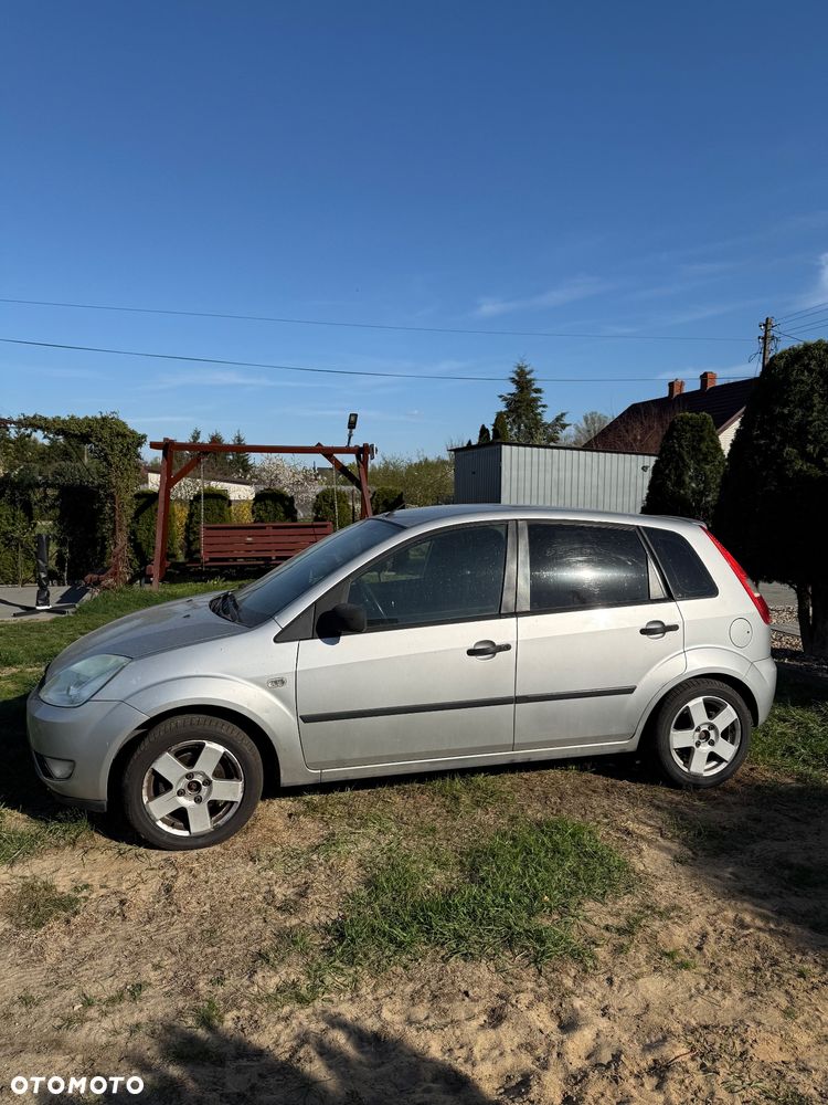 Ford Fiesta 1.4 Ghia - 2